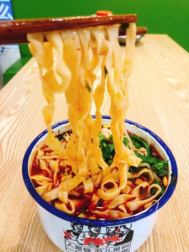 茶缸面培訓(xùn)學(xué)費(fèi)貴不貴？業(yè)內(nèi)專家揭秘，學(xué)對(duì)了才能賺大錢！(圖2)