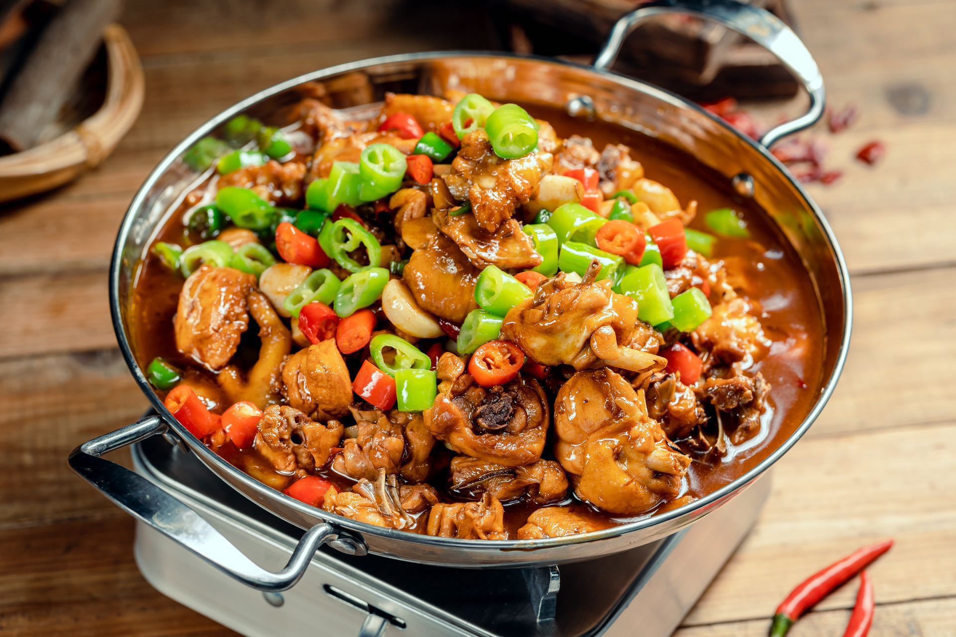 干鍋雞技術培訓，開店必學！如何從零開始，掌握正宗干鍋雞的制作技巧！(圖2)