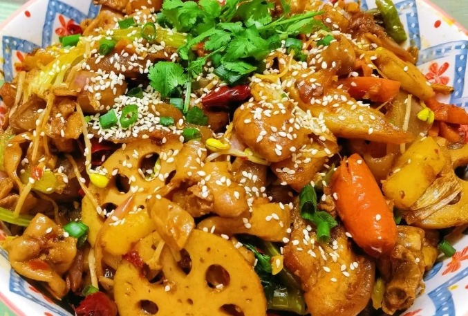 麻辣燙制作技術(shù)培訓(xùn)哪家好？避坑指南+核心技術(shù)解析，學(xué)會(huì)才能賺！(圖3)