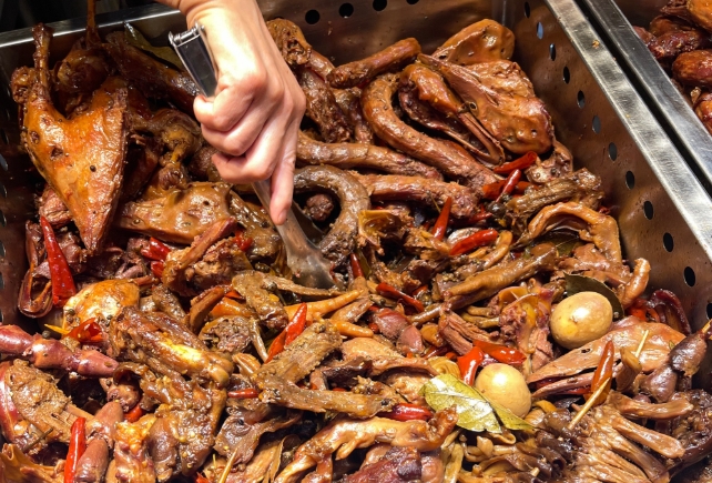 邯鄲鹵味熟食培訓(xùn)實(shí)體店揭秘！學(xué)正宗鹵味，這幾點(diǎn)決定你能否賺錢(qián)！(圖3)