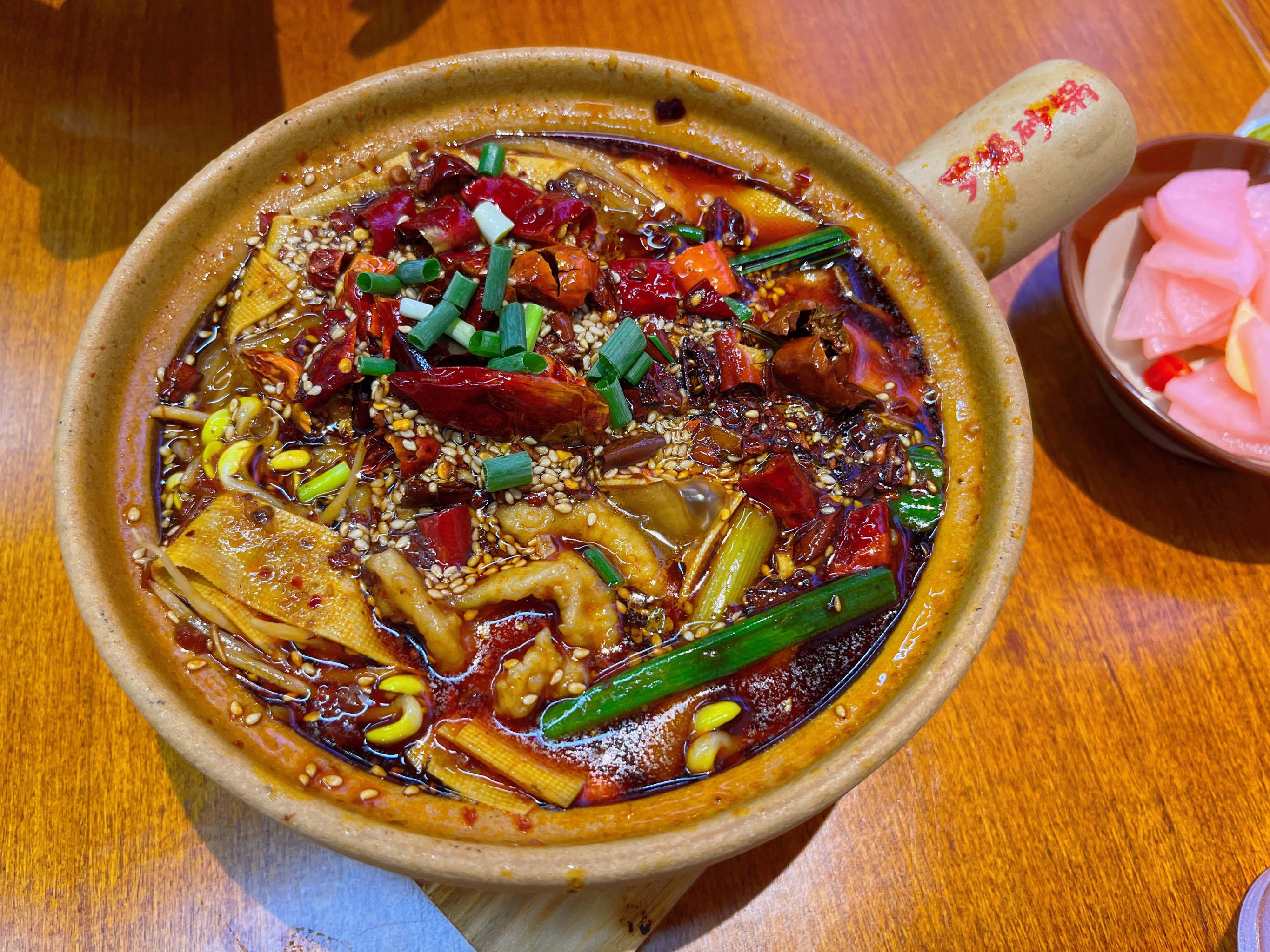 砂鍋菜生意太火爆！業(yè)內(nèi)揭秘：學(xué)砂鍋菜技術(shù)必須避開的3大坑！(圖2)