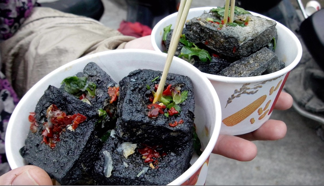 臭豆腐培訓(xùn)一般需要多少錢？學(xué)費(fèi)內(nèi)幕+避坑指南，90%的人都不知道！