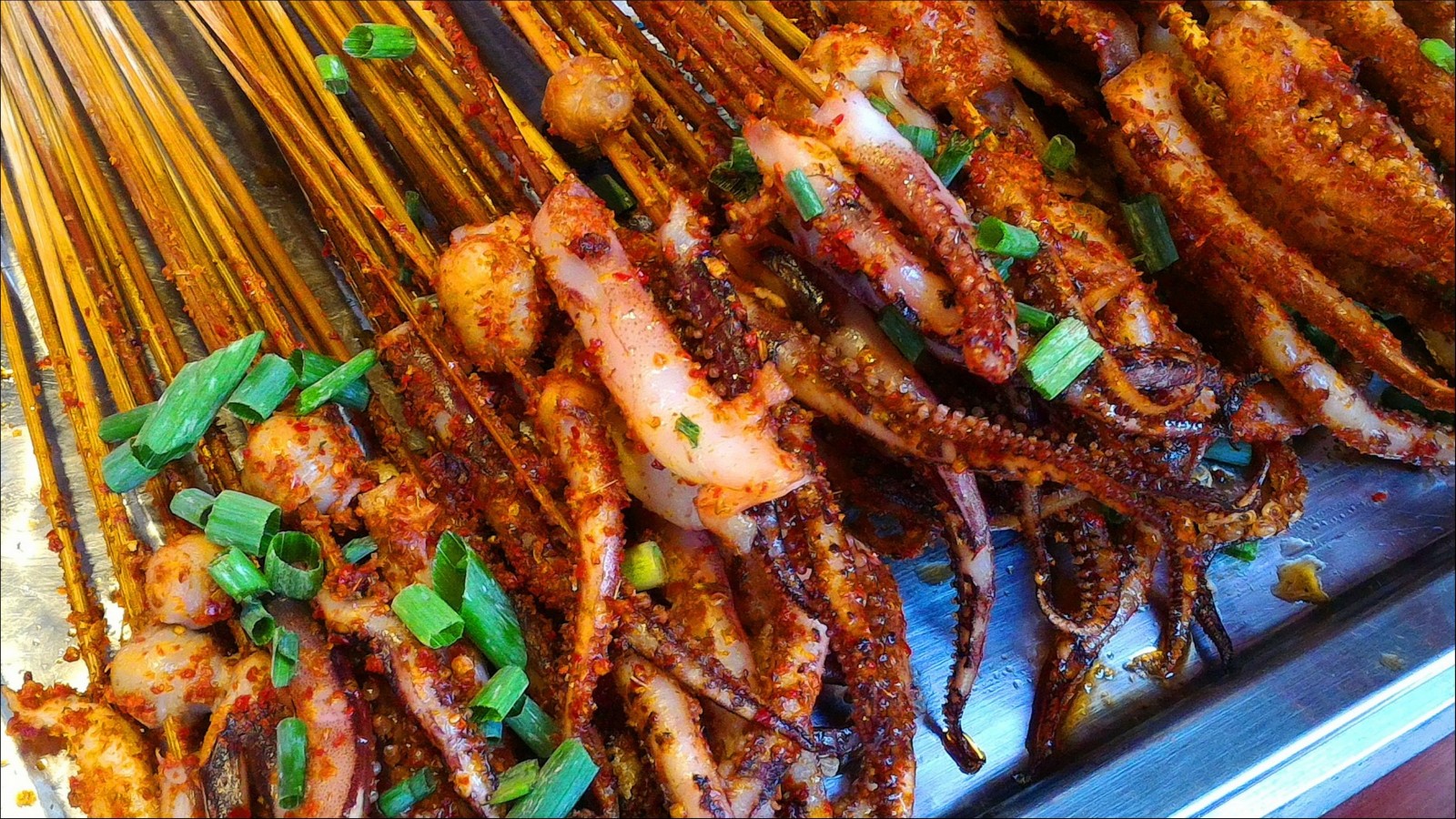 鐵板魷魚制作技術(shù)大揭秘！掌握這幾步，新手也能做出大排檔爆款！(圖3)