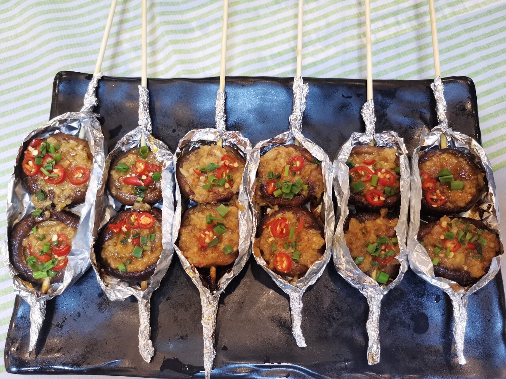 烤香菇的做法：如何制作鮮香美味的烤香菇？(圖3)