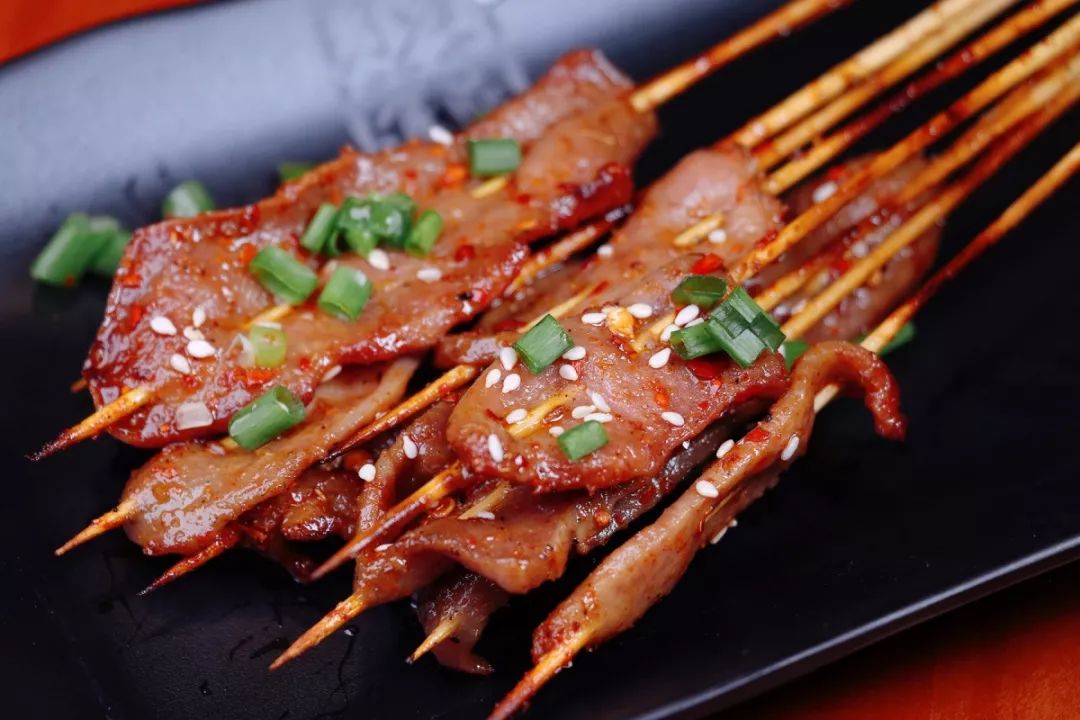 魷魚燒烤的做法：美味又簡(jiǎn)單的燒烤食譜(圖3)