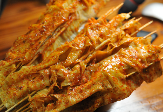 烤豆皮的做法:美味又健康的燒烤新選擇(圖2) 烤豆皮的做法:美味又健康的燒烤新選擇(圖2)