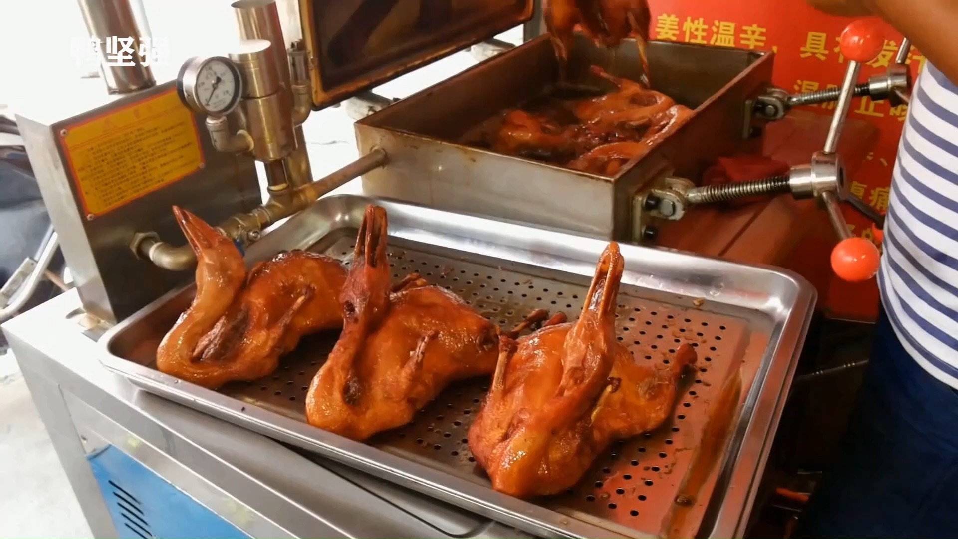 醉仙鴨加盟需要多少錢？創(chuàng)業(yè)者必看的詳細費用指南！(圖2)