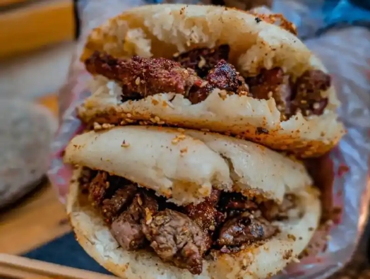 羊肉串夾餅是哪里的特色？答案你可能想不到！