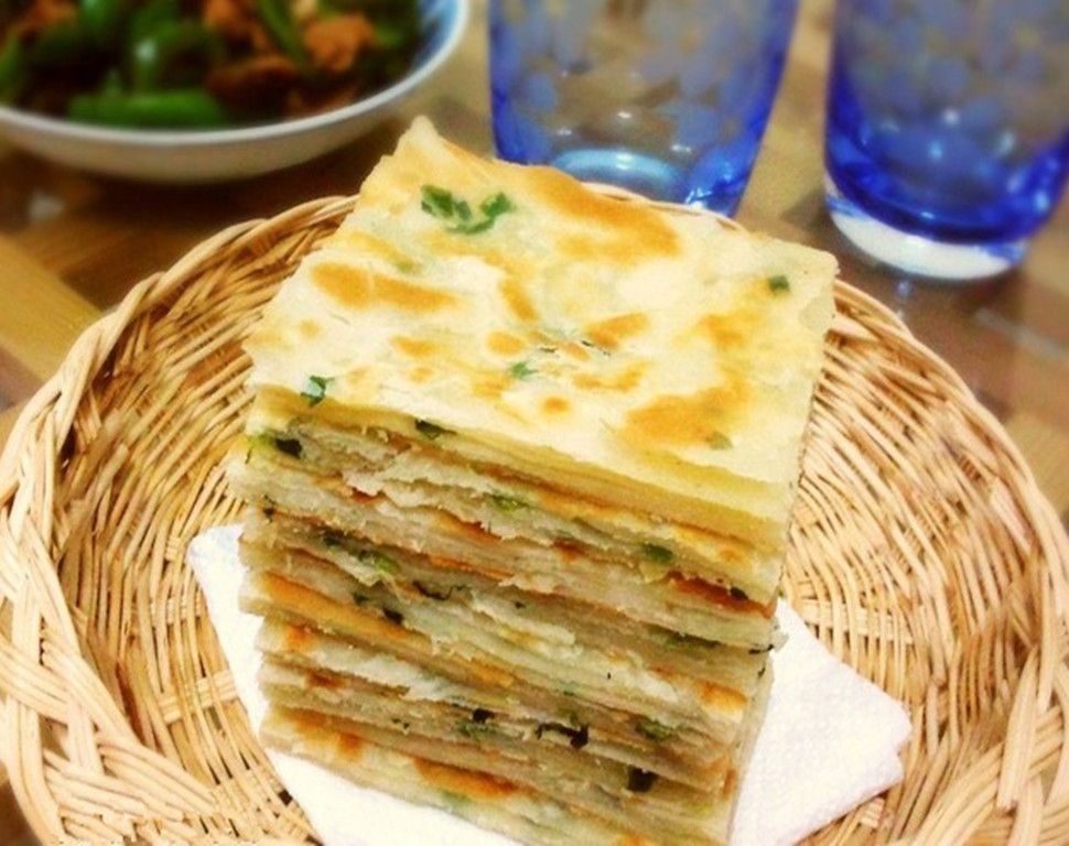 蔥油餅的家常做法簡單嗎？懶人版也香，關(guān)鍵看手法！(圖3)