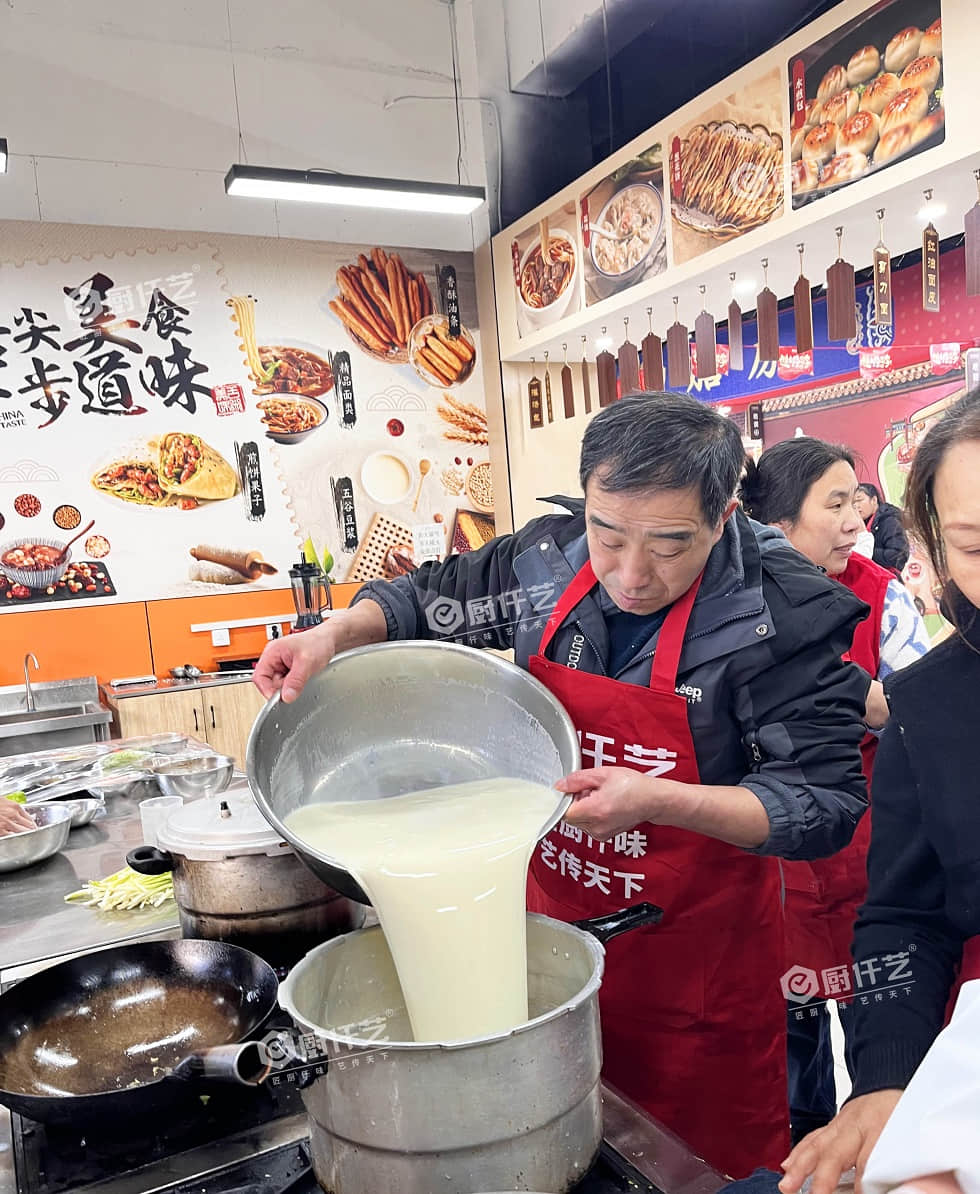 2元一杯豆?jié){利潤多少？本小利穩(wěn)，天天排隊爆單！(圖3)