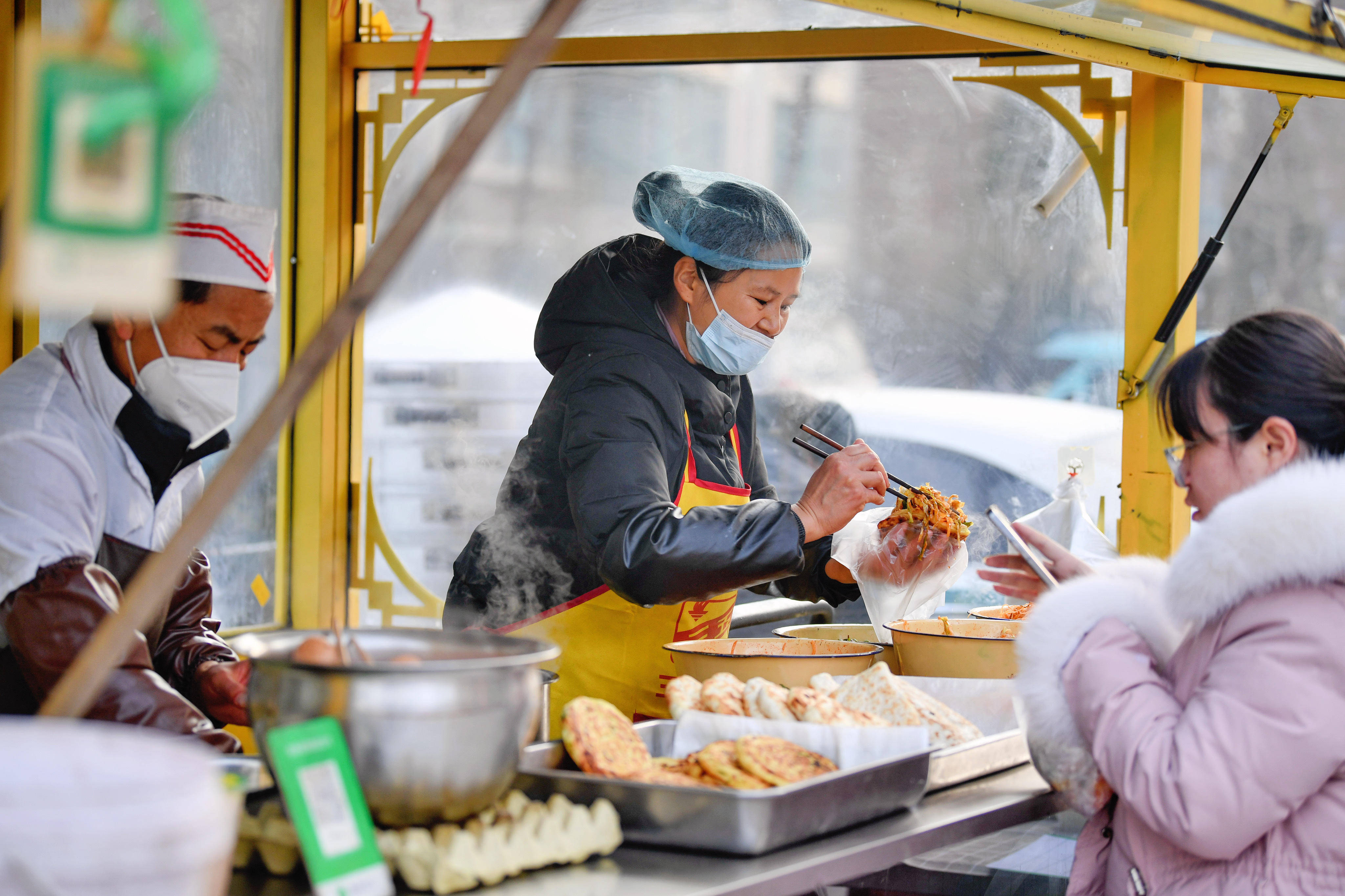 學(xué)做小吃擺攤培訓(xùn)有用嗎？新手實(shí)測，擺攤照樣爆滿賺錢！(圖3)