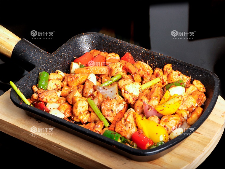 鐵板菜怎么做好吃？技巧全掌握，創(chuàng)業(yè)小白也能火爆開攤！(圖2)