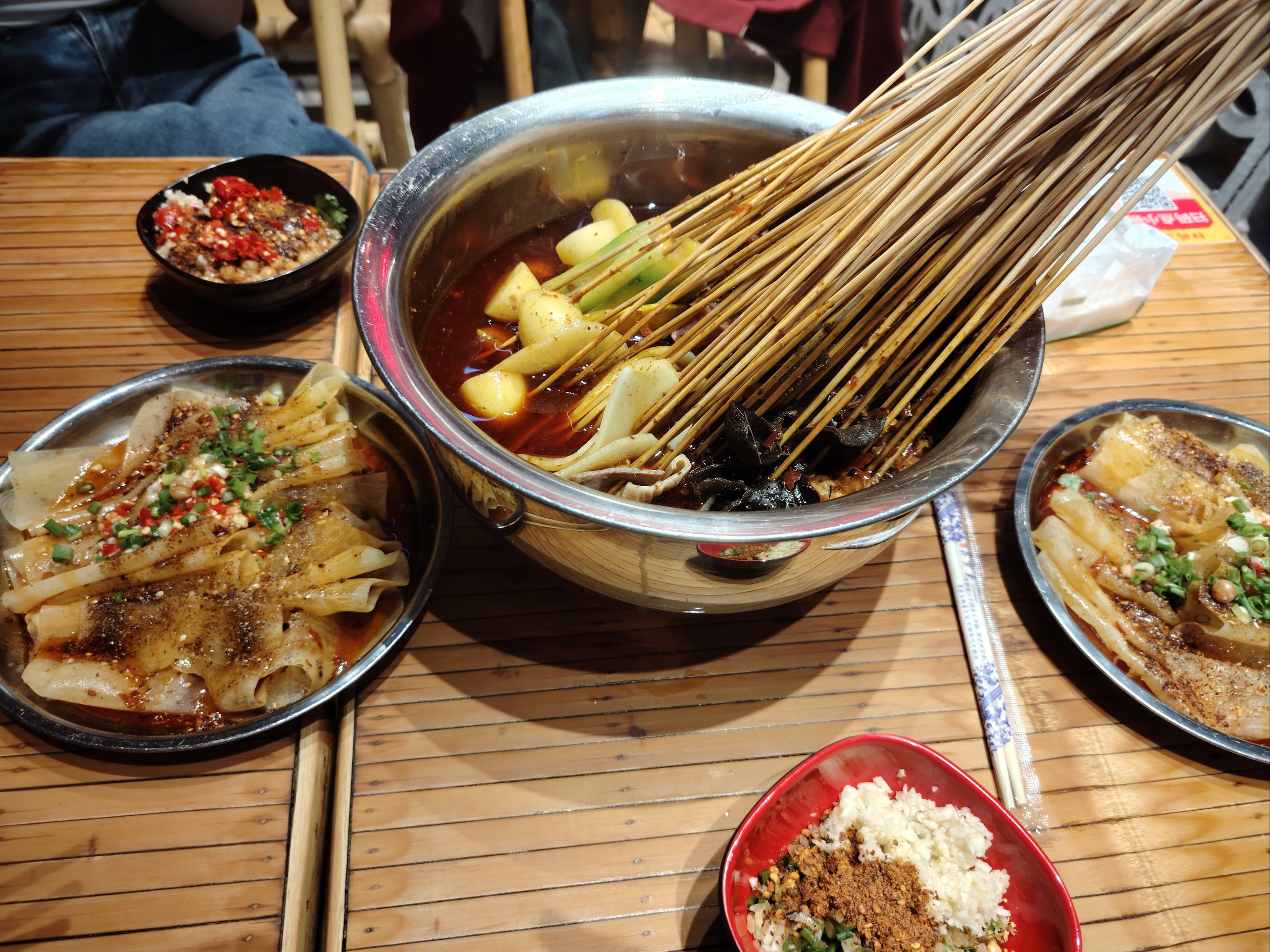 冷鍋串串的做法？學(xué)會(huì)這幾點(diǎn)，創(chuàng)業(yè)路子穩(wěn)！(圖2)