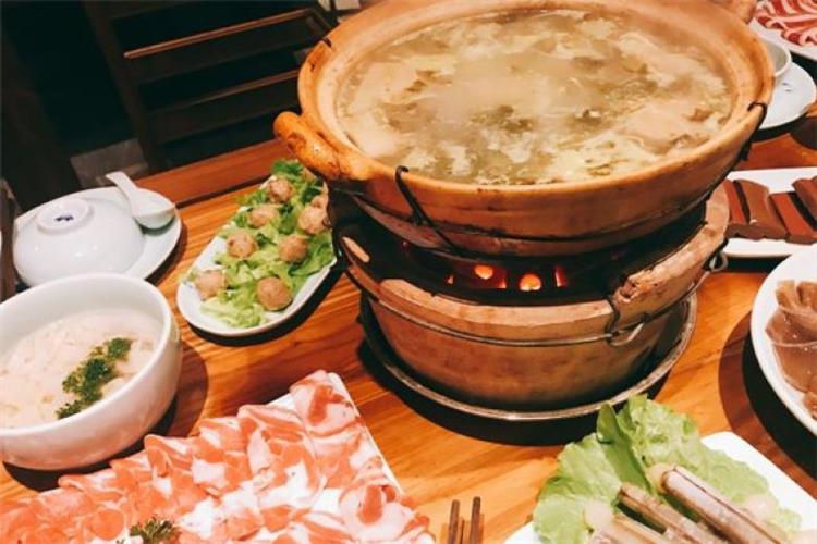 打邊爐火鍋食材前十名？選對食材，人氣翻倍，地攤火鍋更好賣！