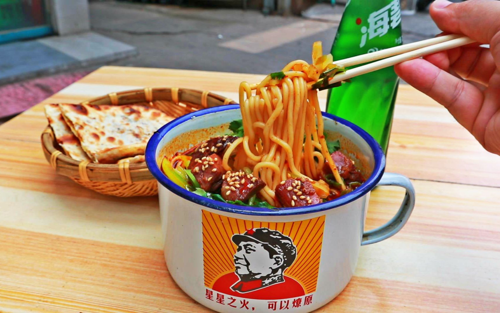茶缸面商用做法你還不會？一碗面賺五倍，擺攤?cè)杖肭г皇菈簦?圖3)