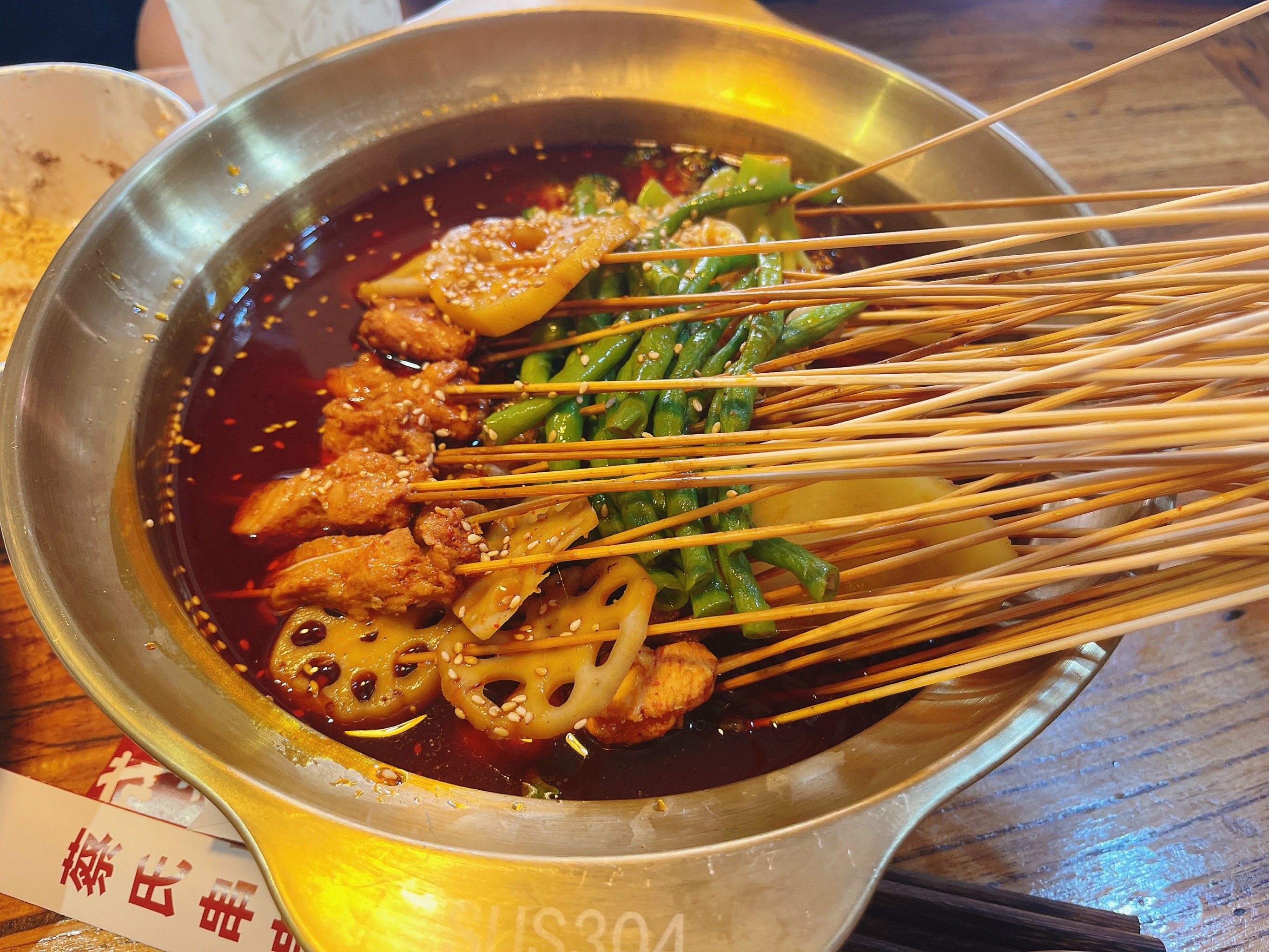 5萬塊能開串串店嗎？深度解析小本創(chuàng)業(yè)，如何用最低成本撬動大生意！