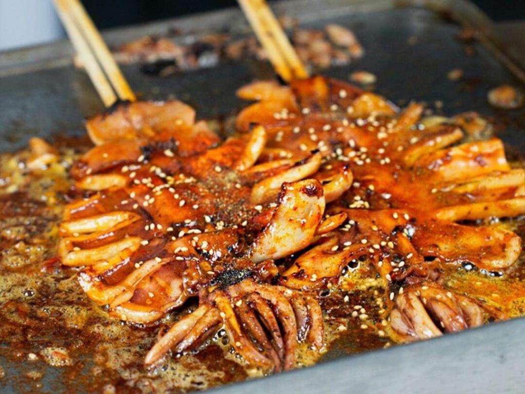 鐵板魷魚的做法和配料：揭秘擺攤爆款，在家也能做出月入過萬的味道！(圖2)