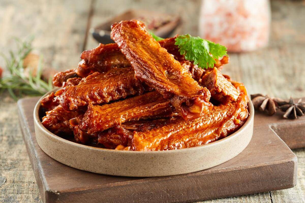 甜辣鴨貨鹵料配方怎么調(diào)？老鹵師揭秘：甜辣平衡5步法，家庭開店都能做