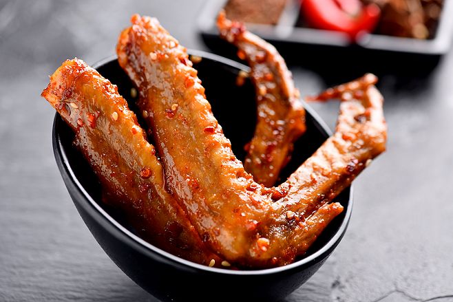 鴨翅做法全解析：從選料到鹵制，手把手教你做出香嫩入味的“啃魂鴨翅”(圖3)