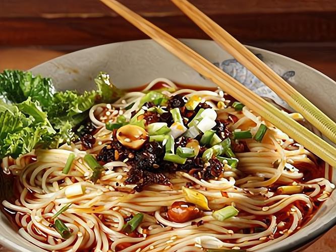 ??擺攤賣鹵面賺錢嗎？老鹵師揭秘：從選料到出攤，手把手教你穩(wěn)當(dāng)賺??(圖3)