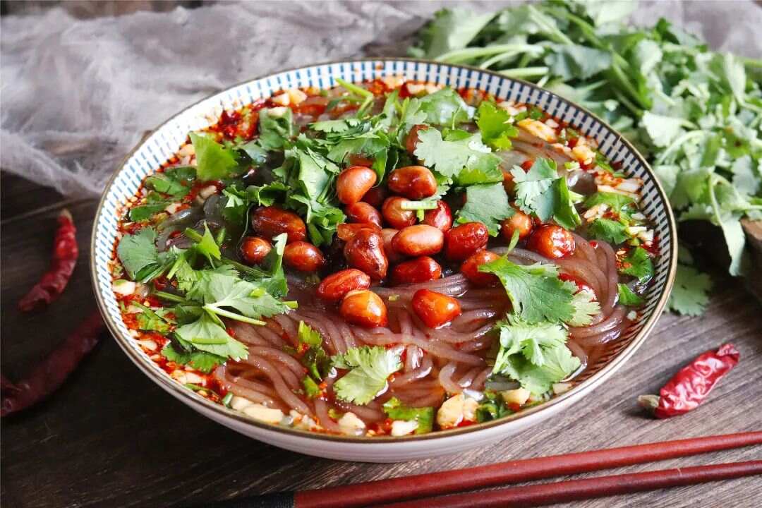 5斤粉賣200元？校園酸辣粉選細(xì)粉才火？