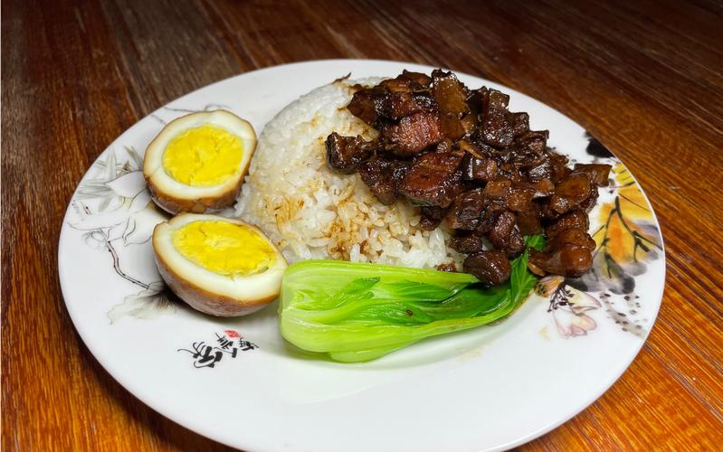 小吃技術(shù)培訓(xùn)：燒汁鹵肉飯的快速出餐技巧，如何應(yīng)對(duì)外賣高峰？(圖2)