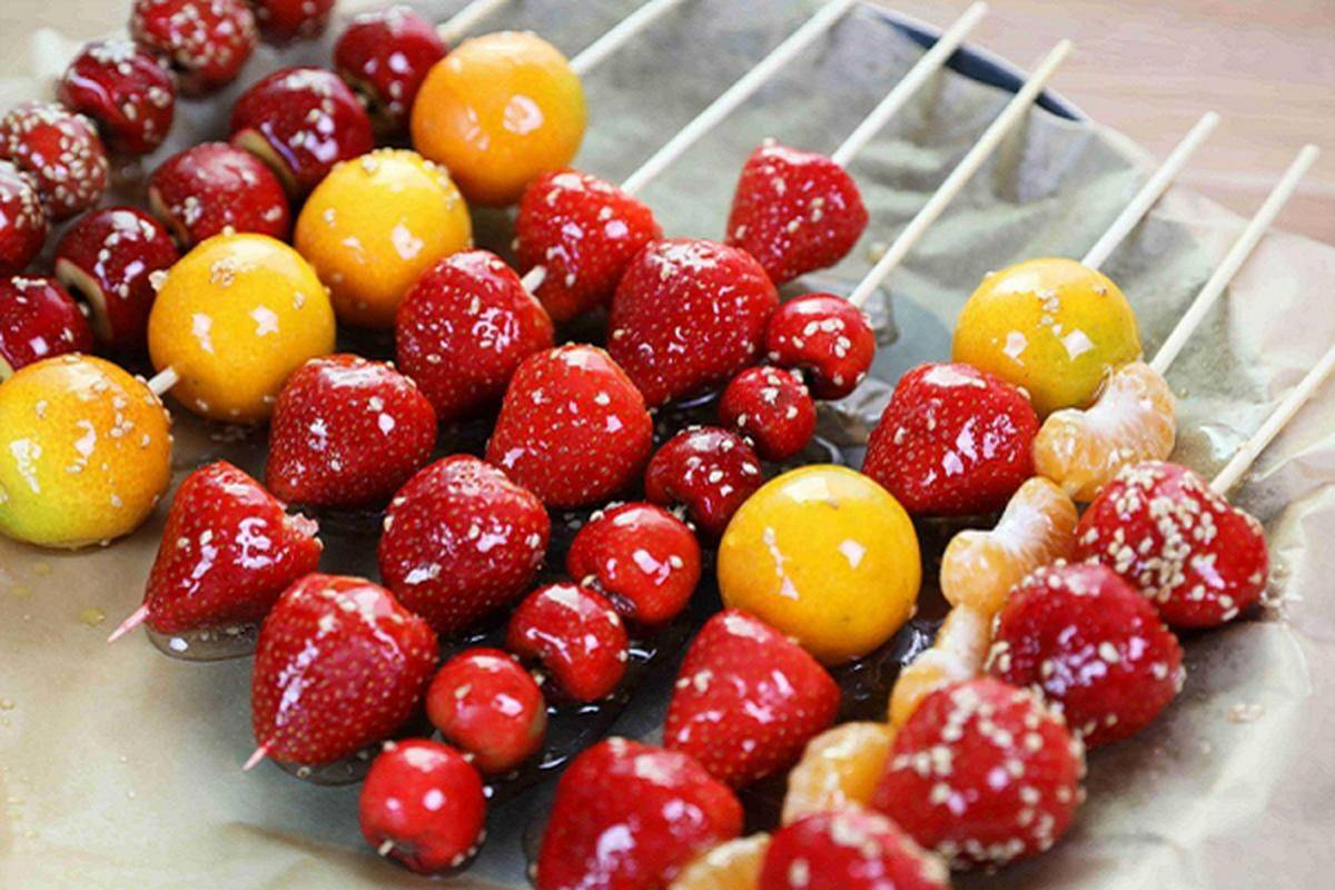 冰糖葫蘆利潤(rùn)有多大？開(kāi)店擺攤要注意哪些細(xì)節(jié)，學(xué)好技術(shù)才能穩(wěn)妥賺錢！(圖2)