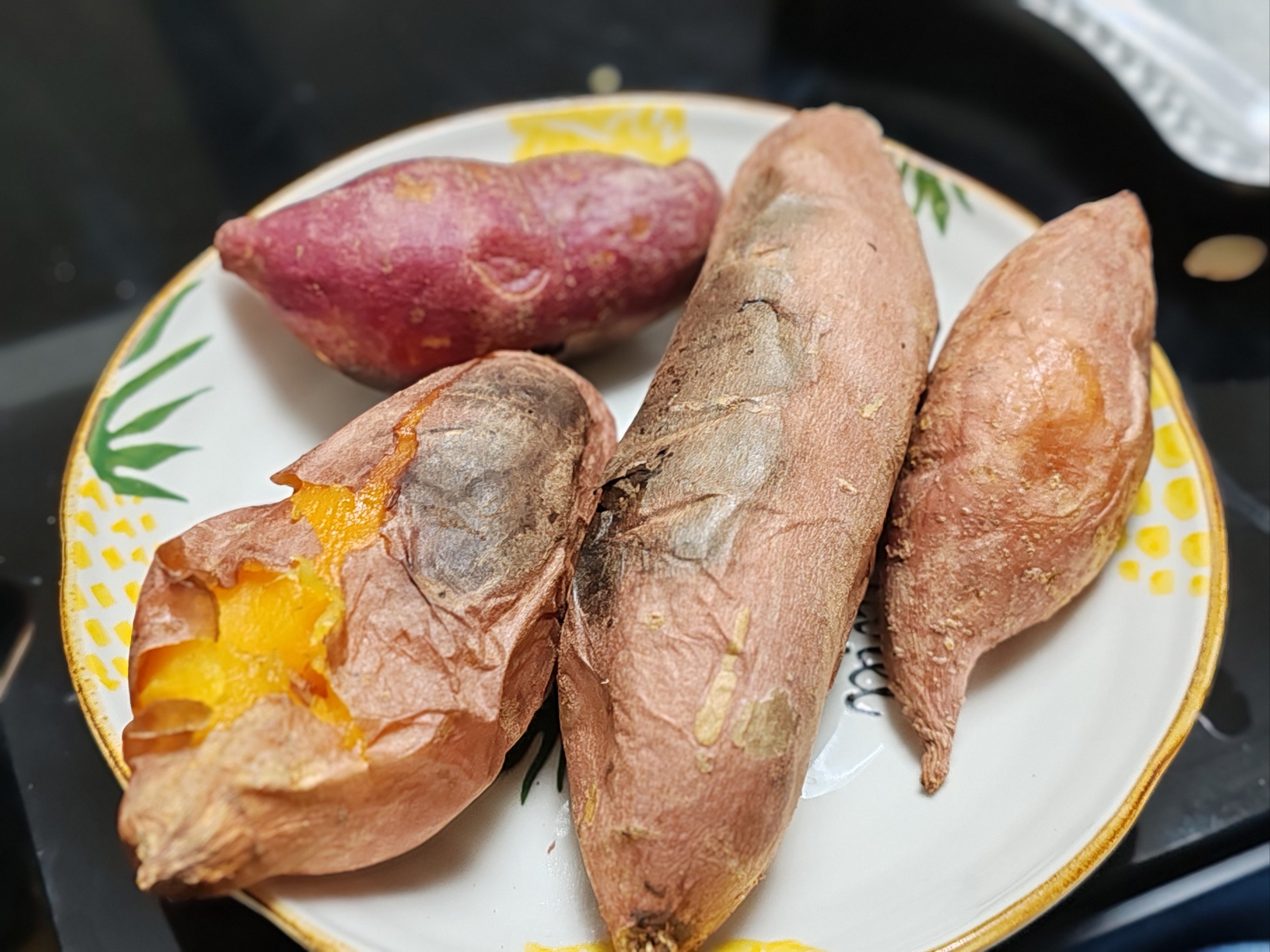 擺攤烤紅薯的做法揭秘，香甜焦糖色背后的火候秘訣，讓顧客一聞就想買！(圖3)