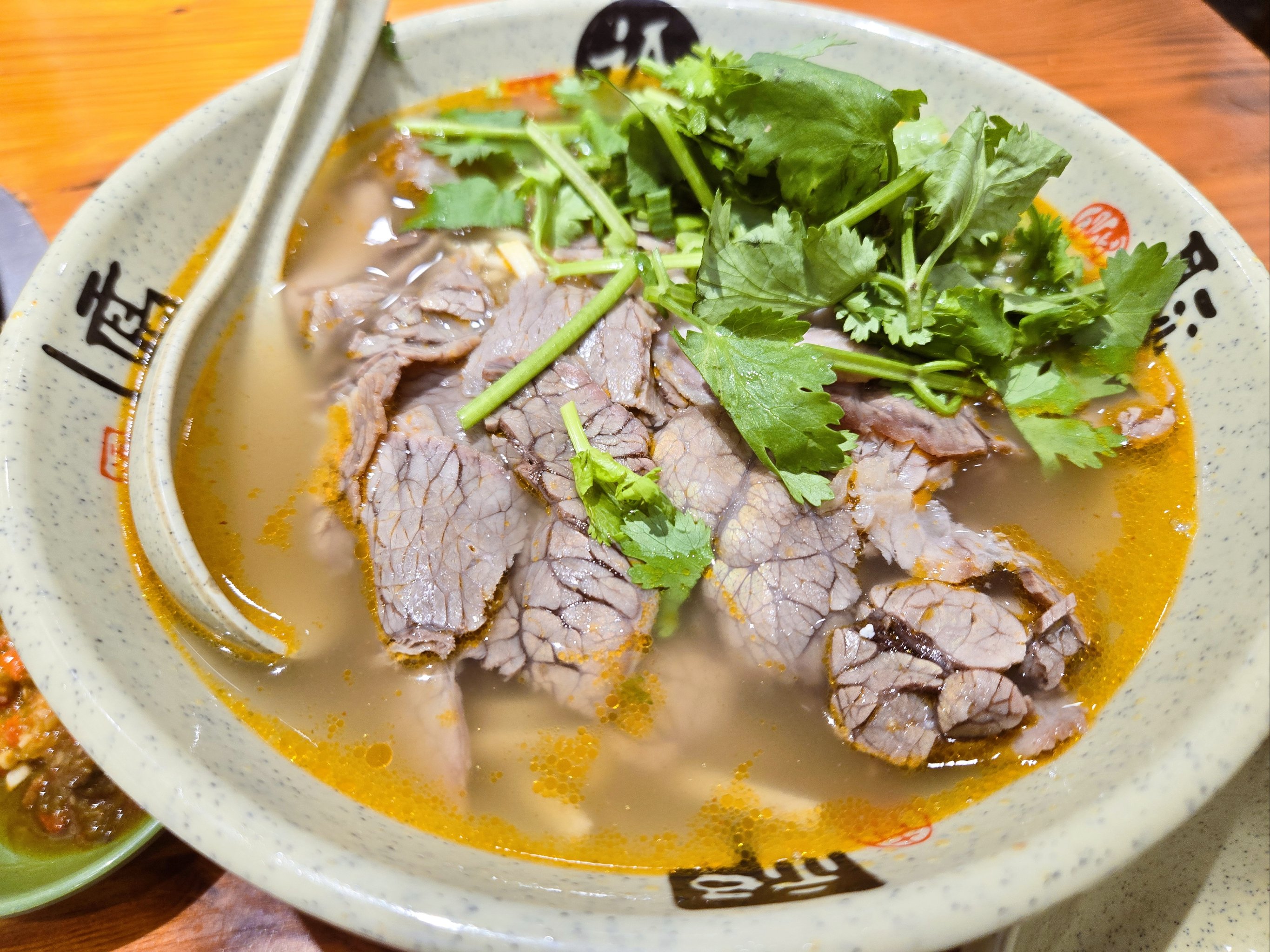 牛肉粉絲湯生意好做嗎？味道關(guān)鍵、選址重要，想干好這行先看懂這幾點！