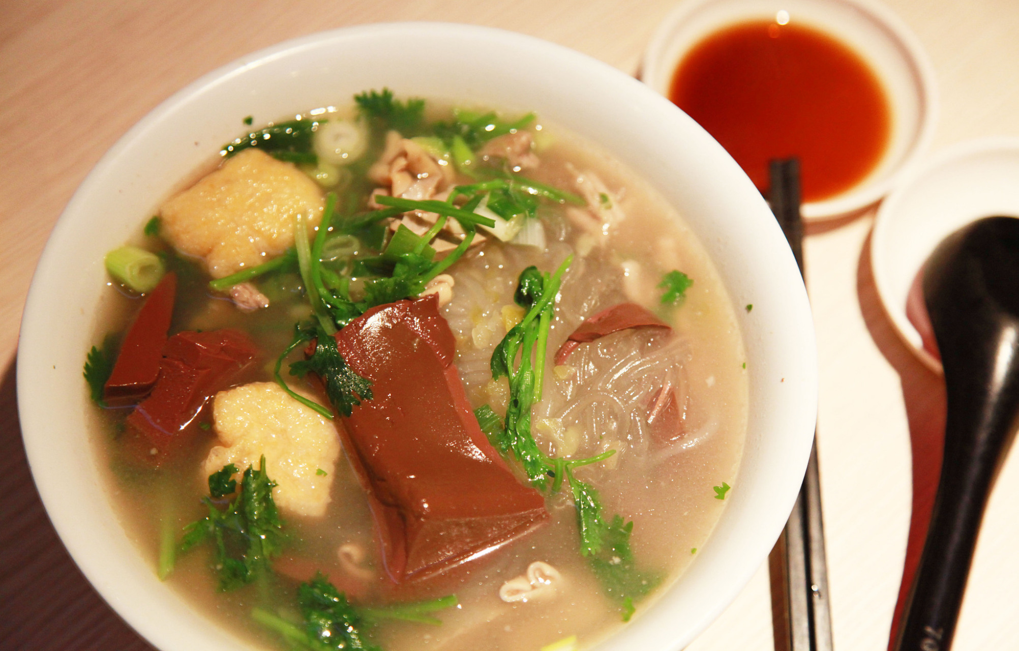 鴨血粉絲湯怎么做才正宗？湯鮮味濃、鴨香四溢的秘訣全在這里！