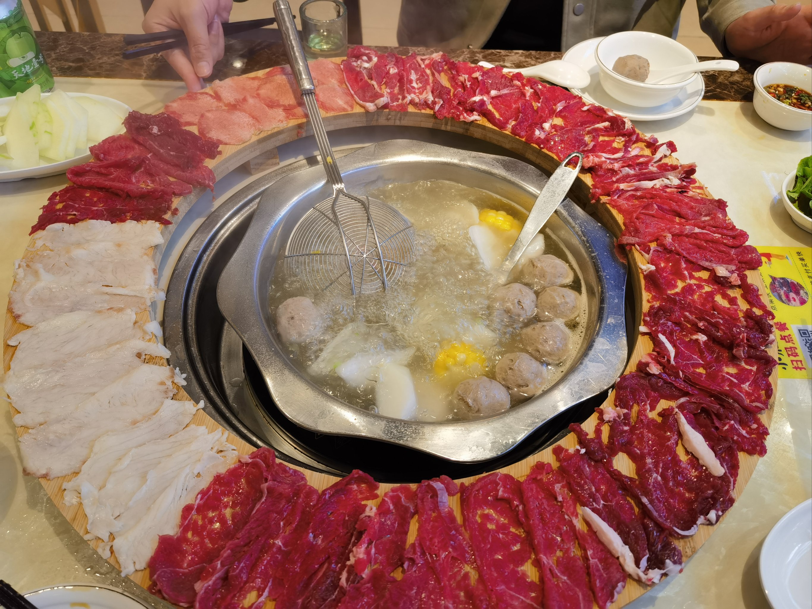 潮汕牛肉火鍋怎么做才正宗？選肉講究、湯底講究，這份做法別亂改！(圖3)