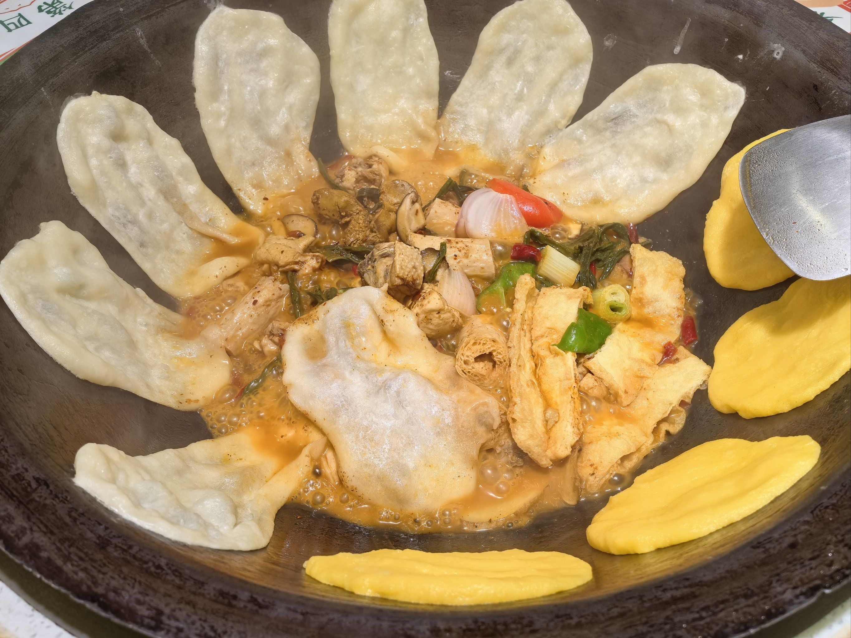 鐵鍋燉在哪里學？掌握地道技藝不靠加盟，學對方法才是開店關(guān)鍵！