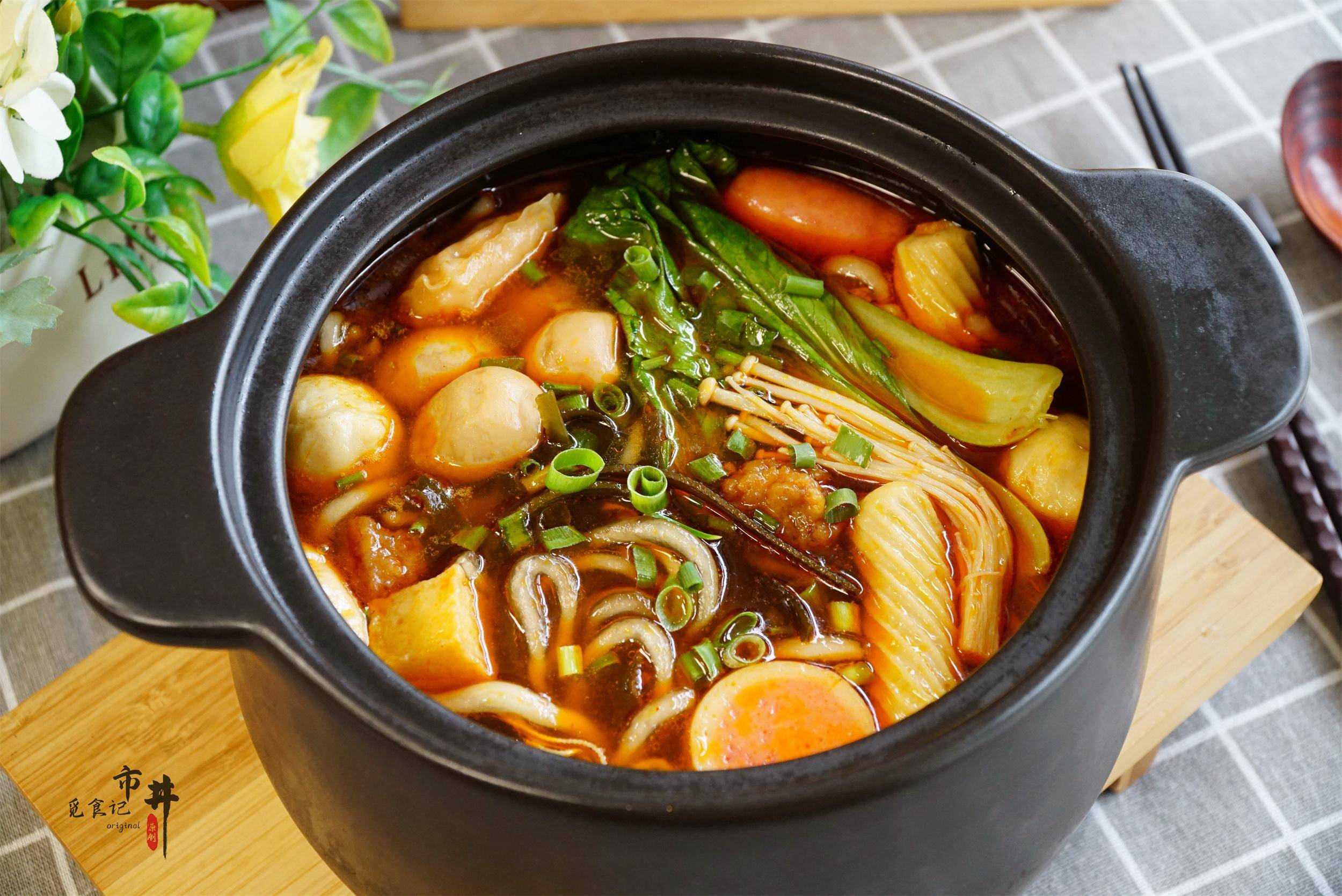 砂鍋菜小吃培訓(xùn)值得學(xué)嗎？一鍋出餐快味道足，小成本創(chuàng)業(yè)的新方向！(圖2)