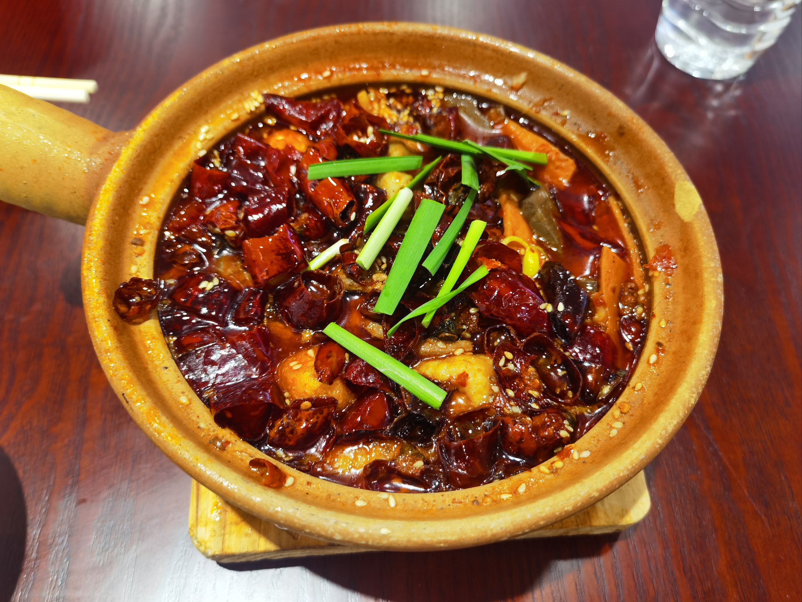 砂鍋菜怎么樣？操作不難出餐快，學(xué)好這門(mén)手藝，街頭餐飲照樣能月月穩(wěn)！(圖2)