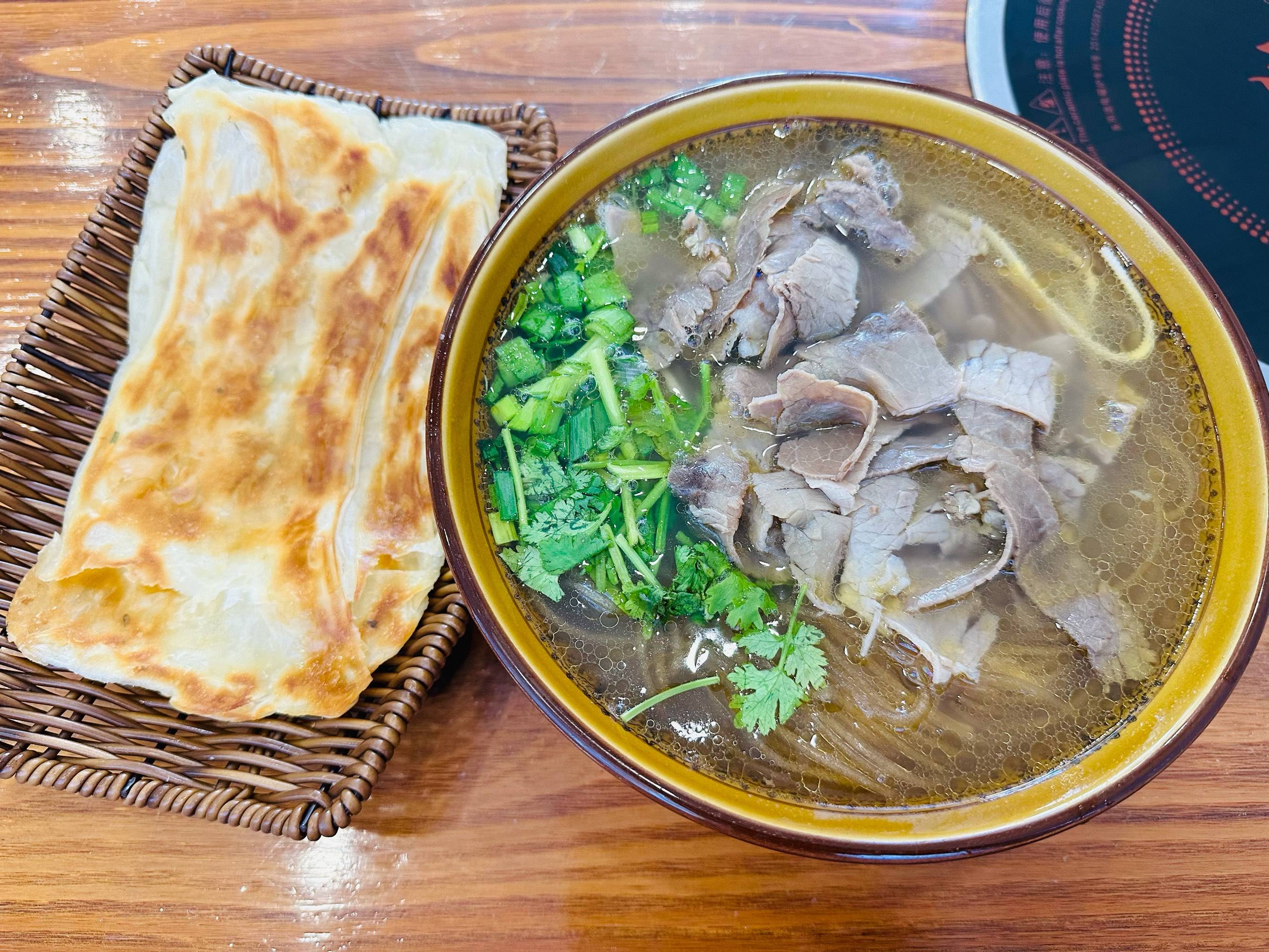 淮南牛肉湯哪里學(xué)最正宗？味道穩(wěn)不穩(wěn)，看技術(shù)怎么教！來聊聊真實(shí)學(xué)習(xí)體驗(yàn)感！(圖2)