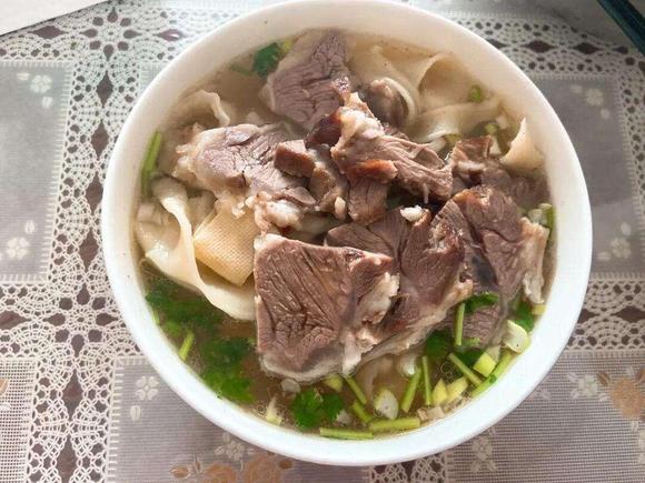 哪里可以學(xué)羊肉燴面技術(shù)？從零到開店，教你如何成功創(chuàng)業(yè)！(圖2)