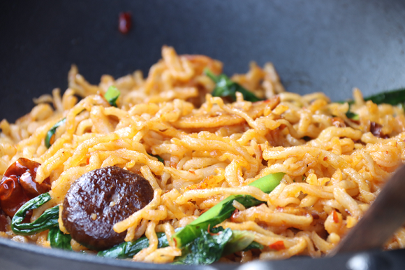 燜面教學(xué)哪里找？一站式培訓(xùn)，助你快速創(chuàng)業(yè)成功！(圖1)