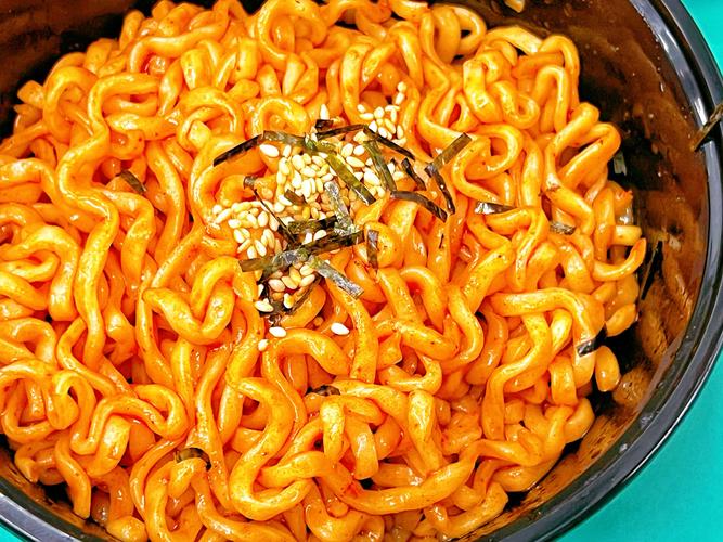 一元地?cái)傂〕詫W(xué)校門口？小成本選擇對(duì)路子，擺攤也能輕松做起來！